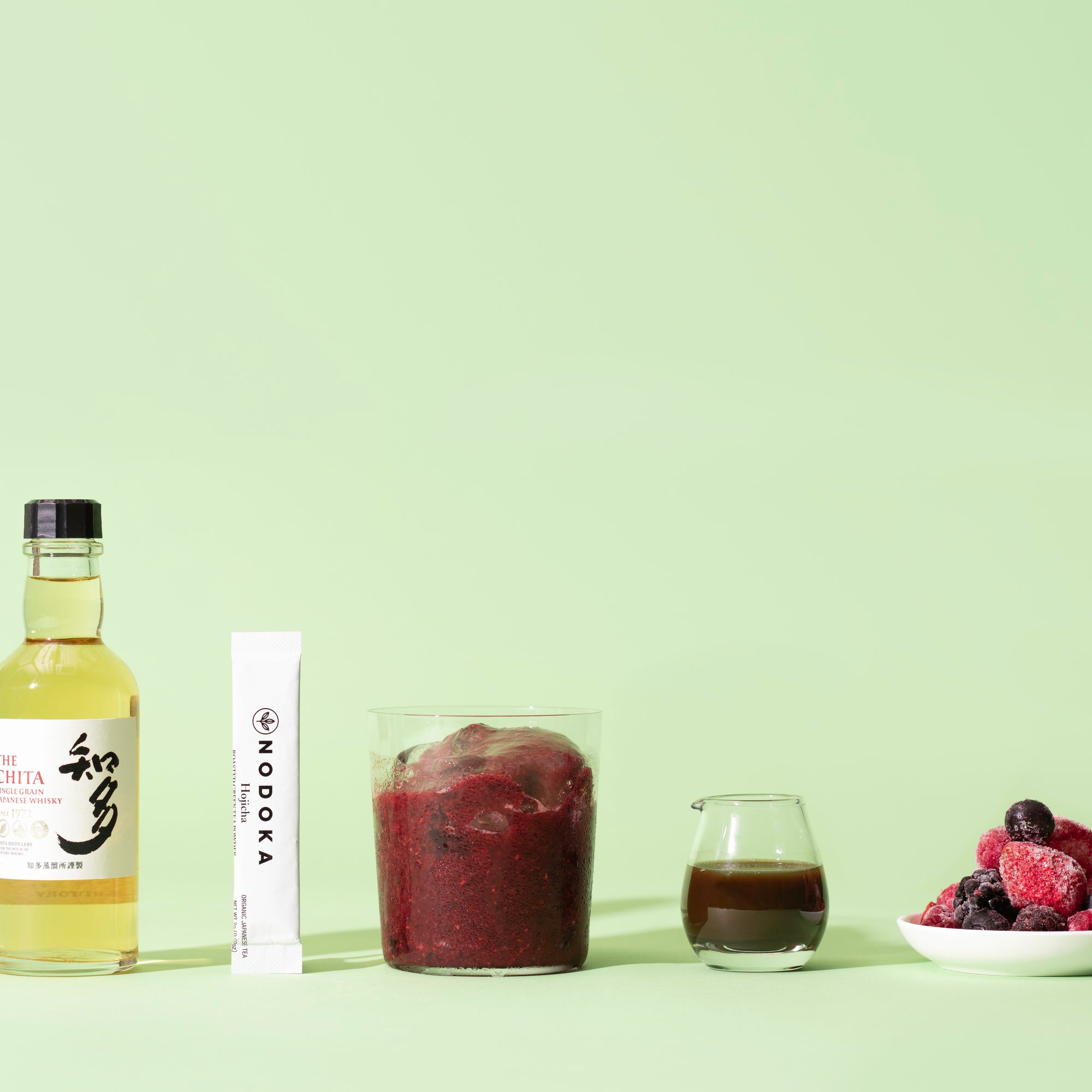 ほうじ茶とミックスベリーのフローズンドリンク